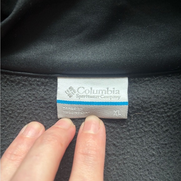 Columbia Black Fleece Jacket - Picture 2 of 7
